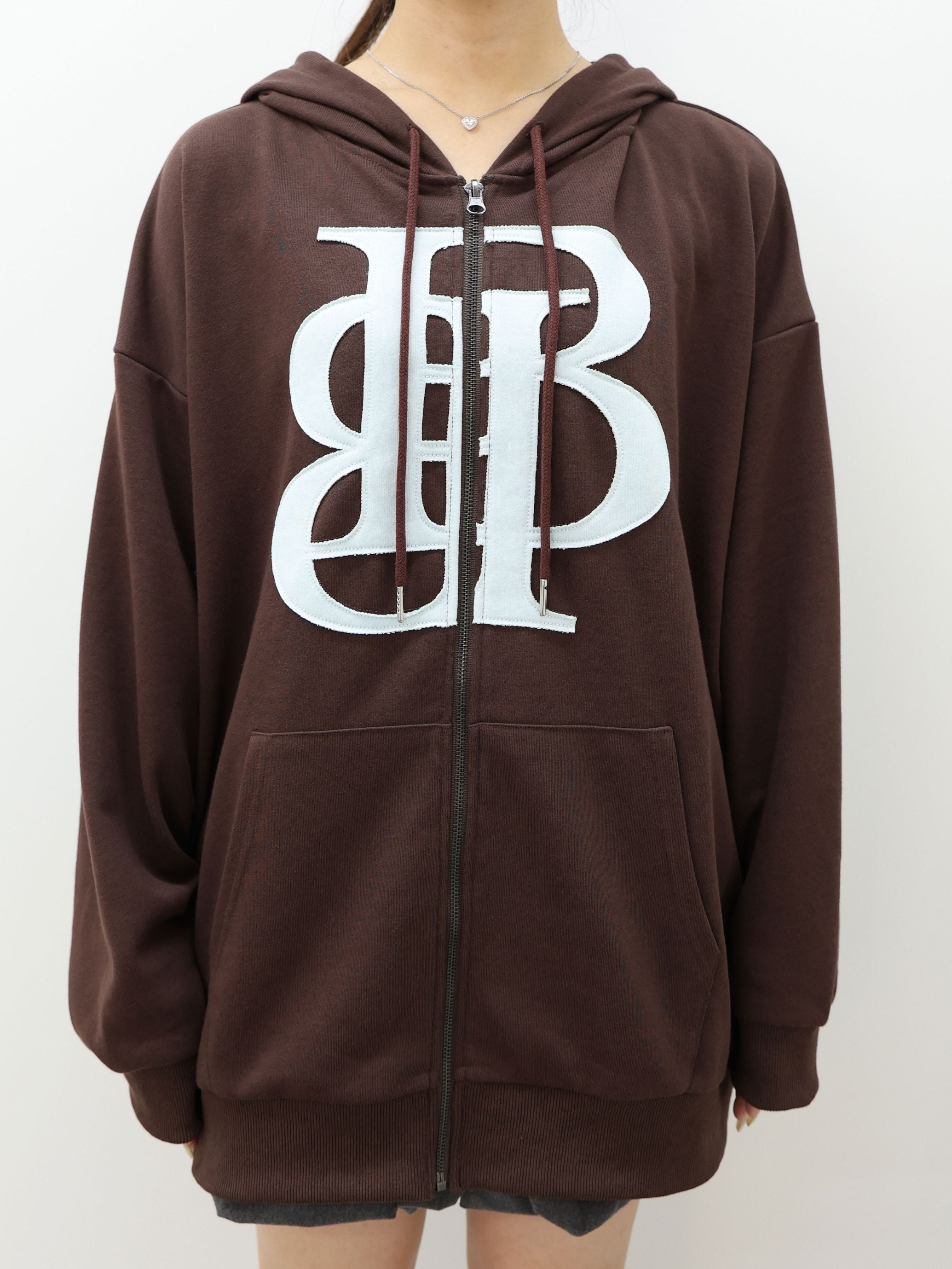 BBロゴジップパーカー( 12月上旬~12月中旬発送予定) – Boka nii